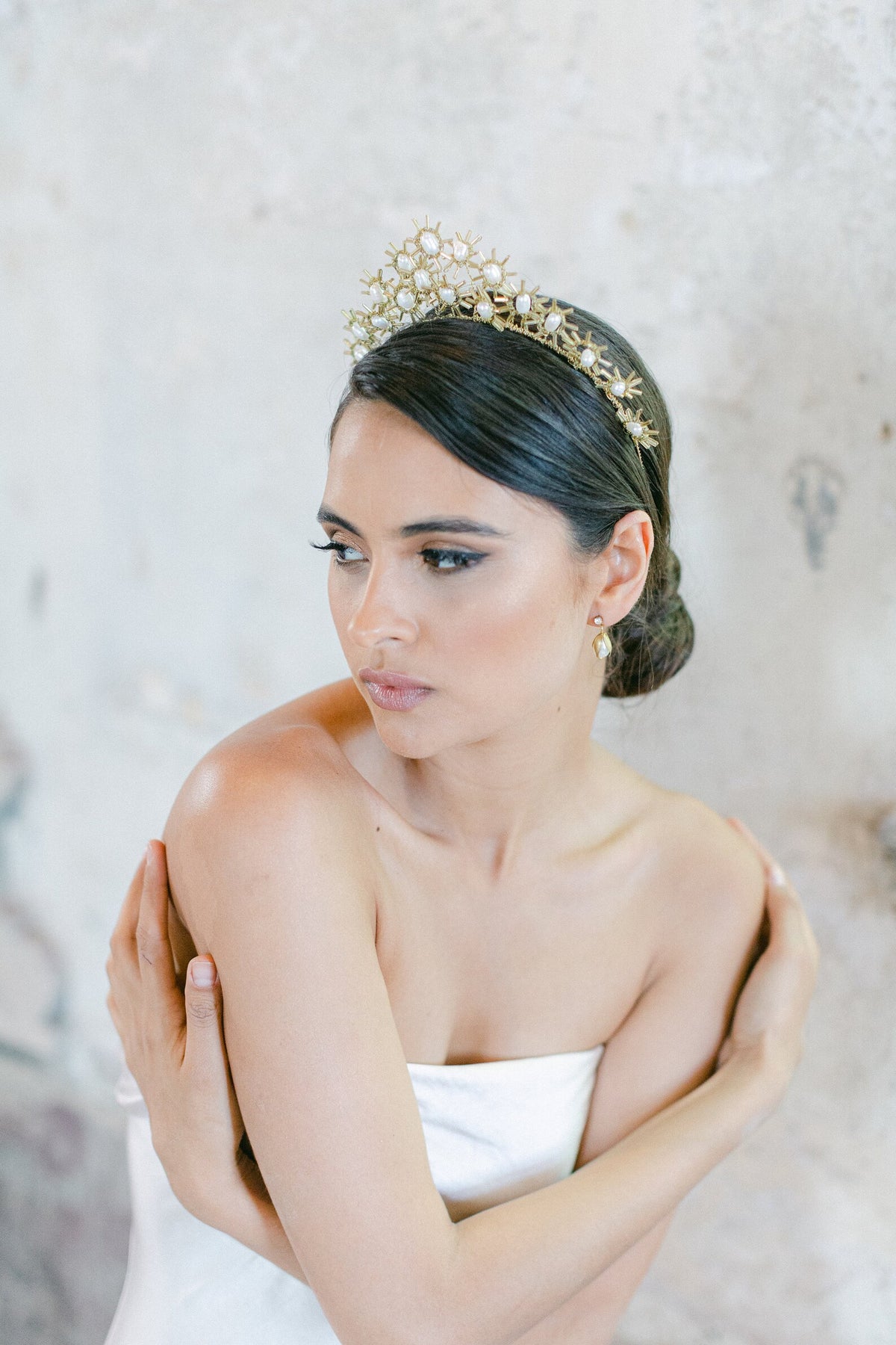 Aster – Ivoor Sterbloemen Haarband met Barokparels – Ivory Star Flower Headband with Baroque Pearls – Hanna Peters × Gibson Bespoke