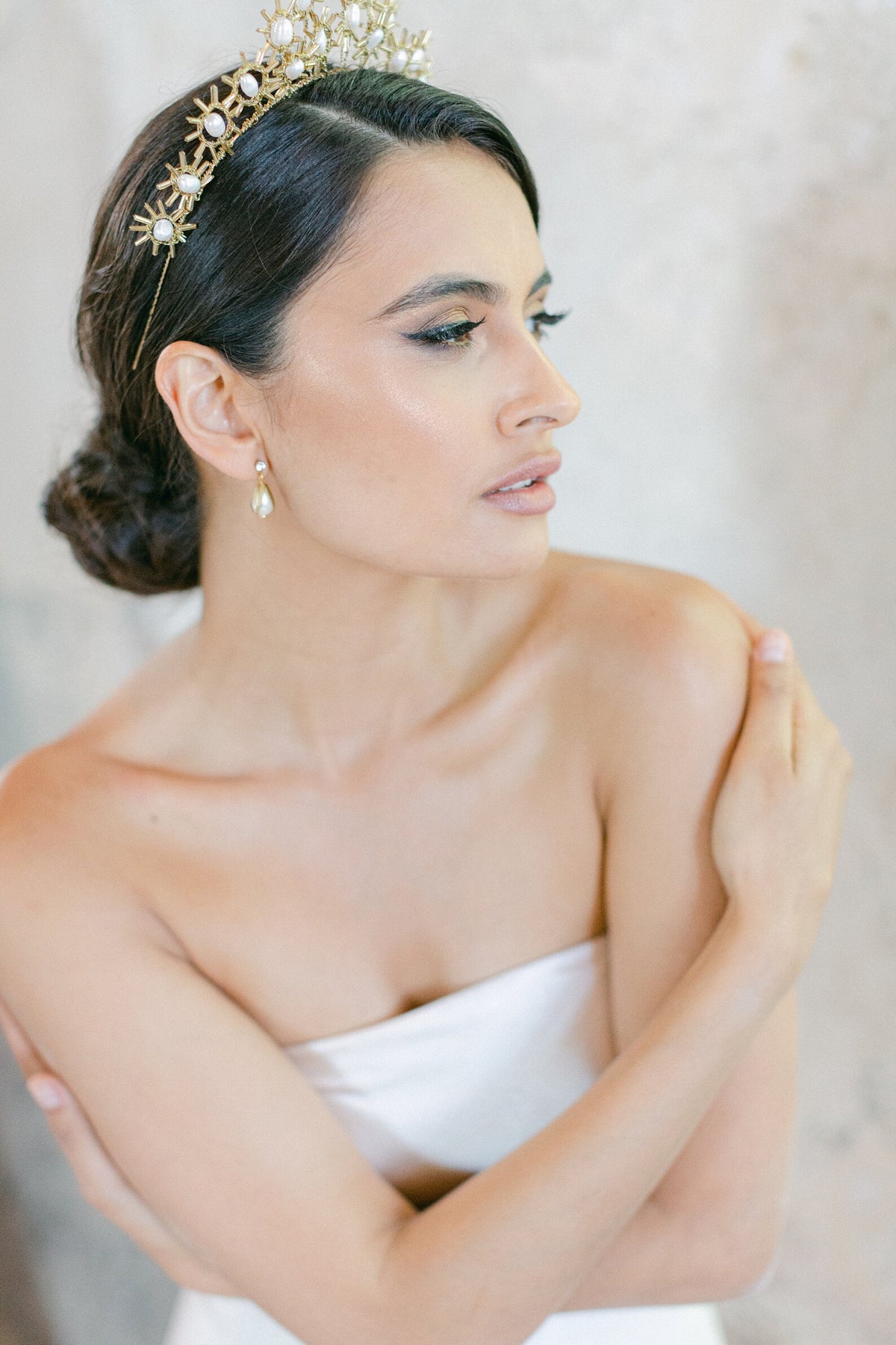 Aster – Ivoor Sterbloemen Haarband met Barokparels – Ivory Star Flower Headband with Baroque Pearls – Hanna Peters × Gibson Bespoke