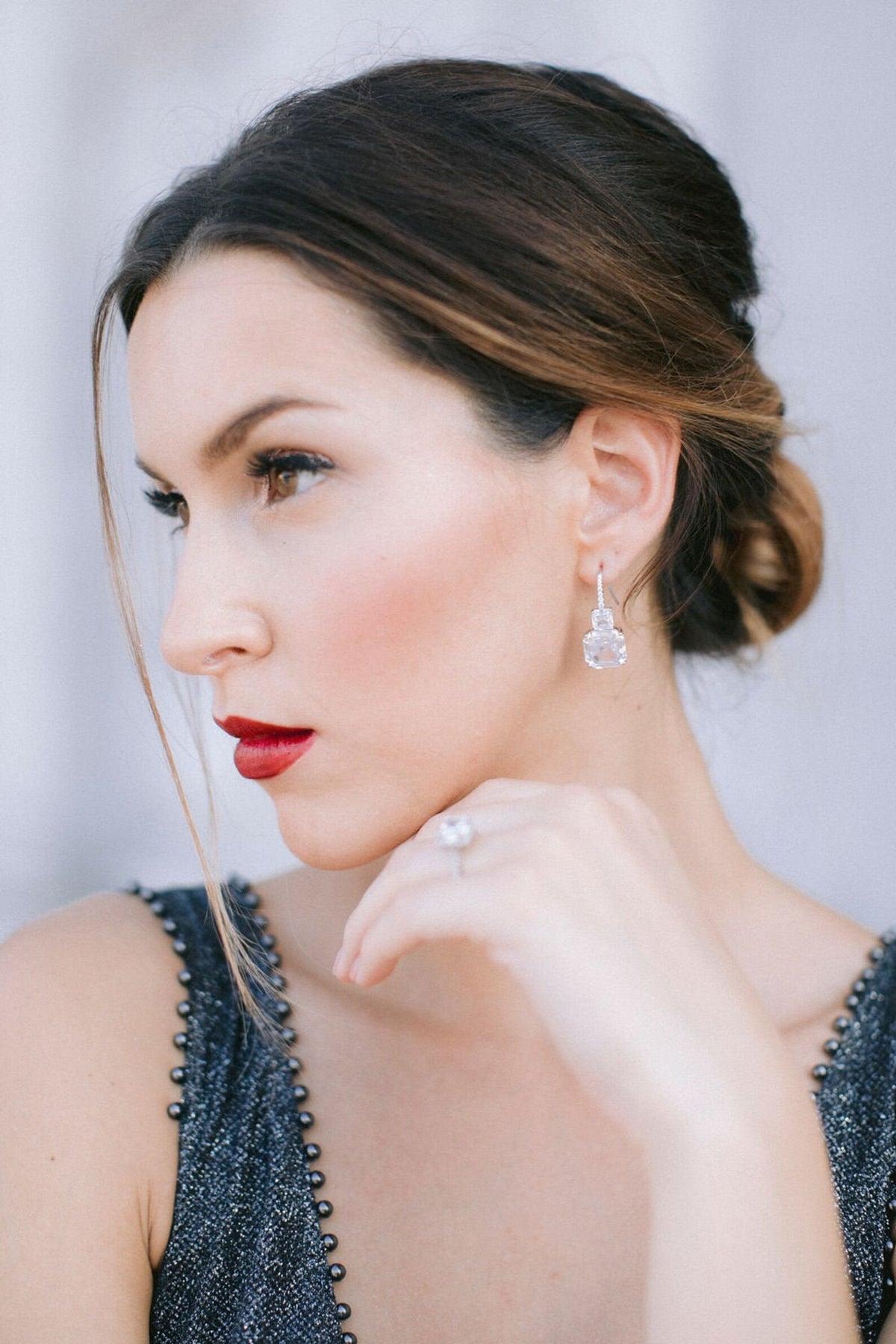 Astor luxe bruidsoorbellen van Hanna Peters × Gibson Bespoke met Asscher geslepen kristal en briljant geslepen kristallen