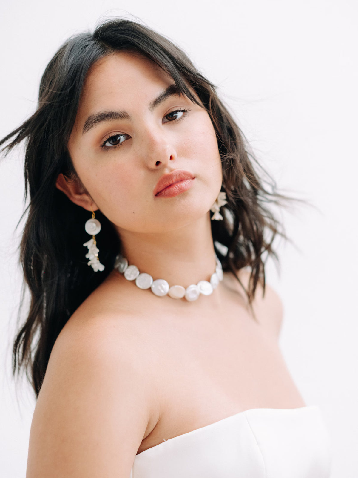 Foebe luxe parelketting van Hanna Peters × Gibson Bespoke met glanzende natuurlijke zoetwatermuntparels en een verstelbaar lint van pure zijde.