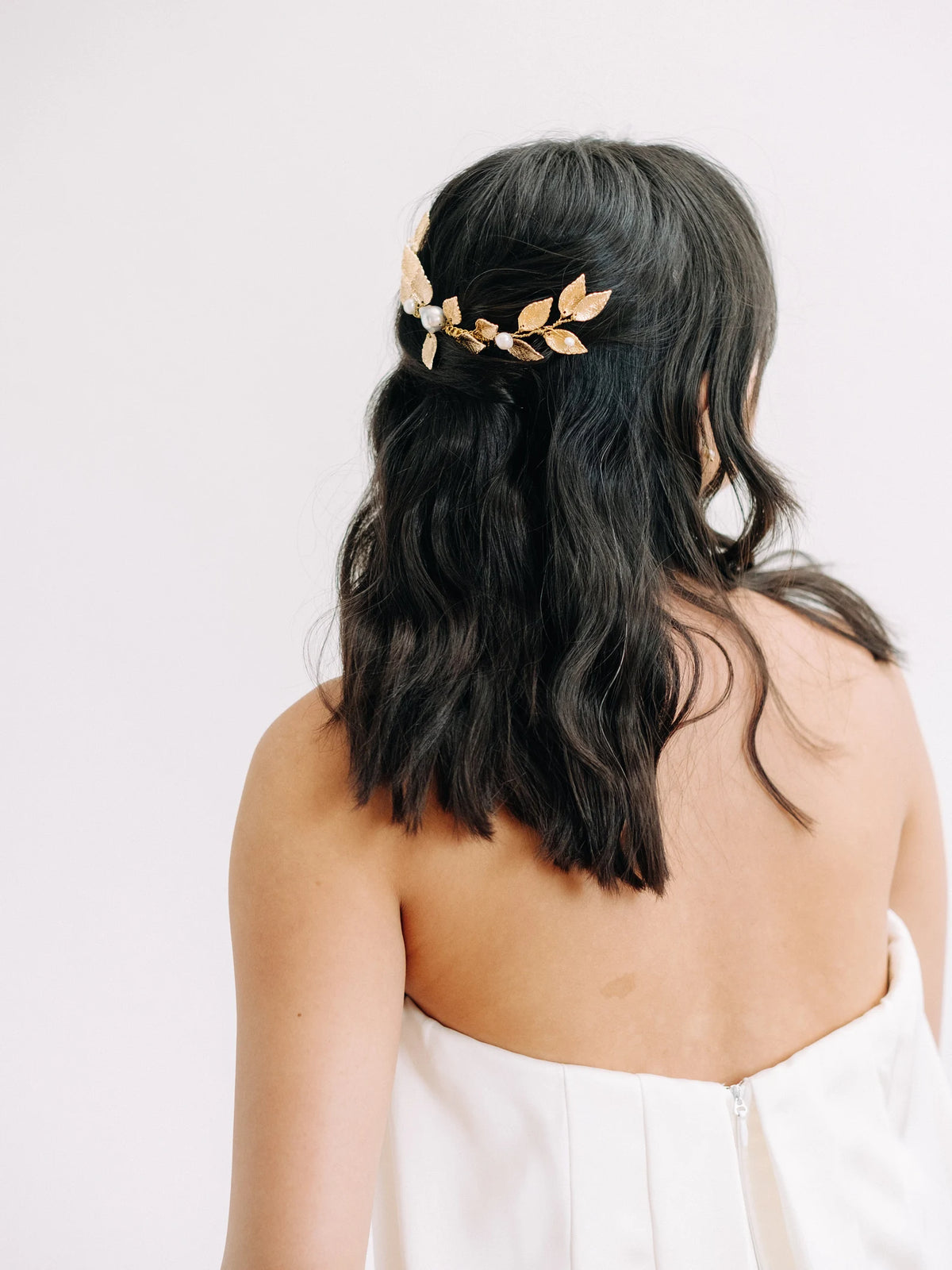 Lara - Gold Hair Comb with Baroque Pearls and Leaves - Gold Hair Comb with Baroque Pearls and Leaves Hanna Peters x Gibson Bespoke