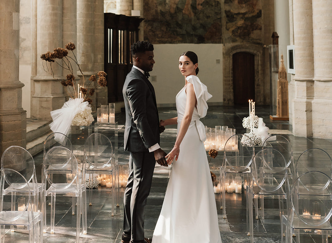 Aleya: Minimalistische Bruidsjurk op Maat voor de Moderne Bruid