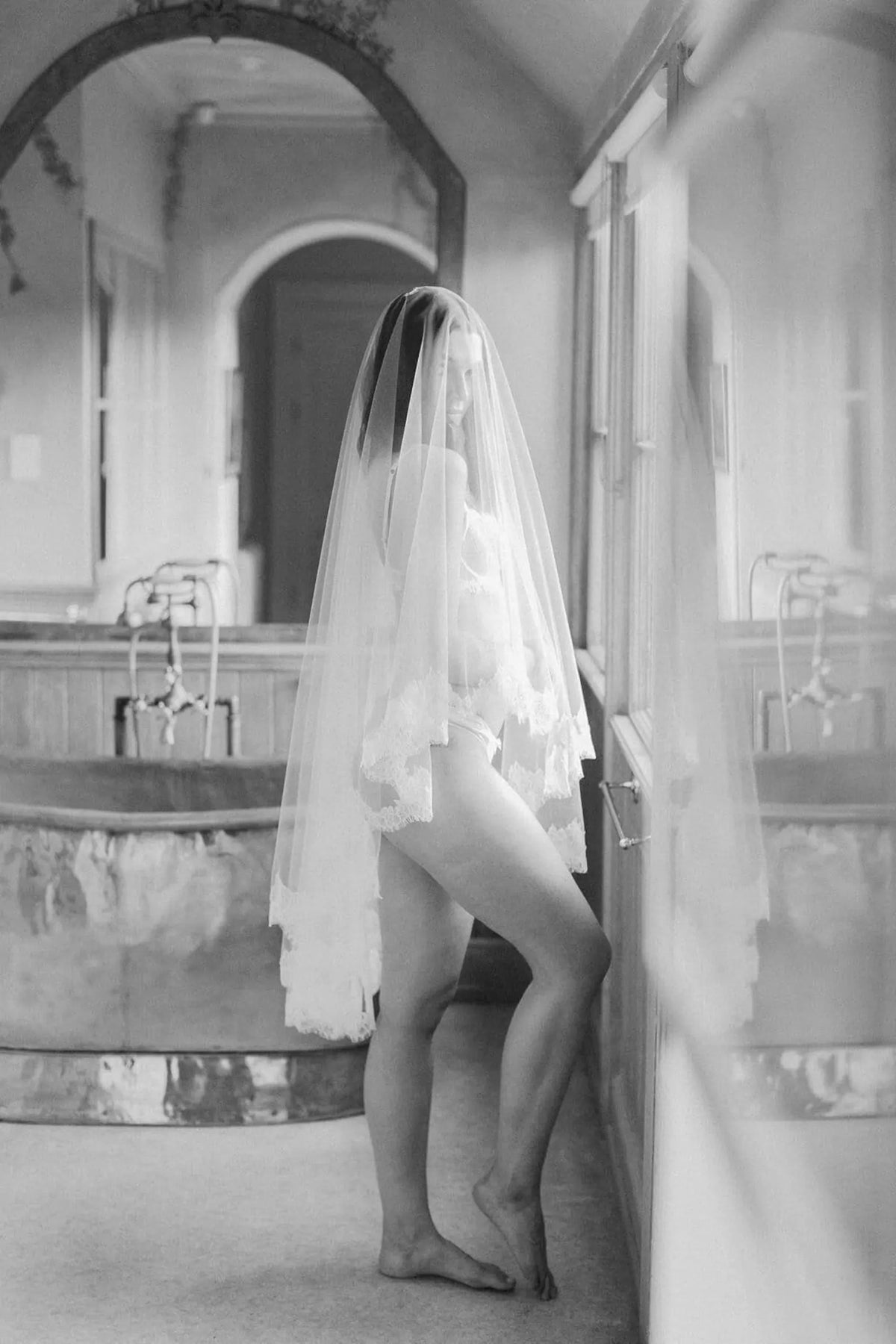 Anna - Chantilly kanten bruidssluier van fijne tule - Chantilly Lace Bridal Veil in Fine Tulle Hanna Peters x Gibson Bespoke
