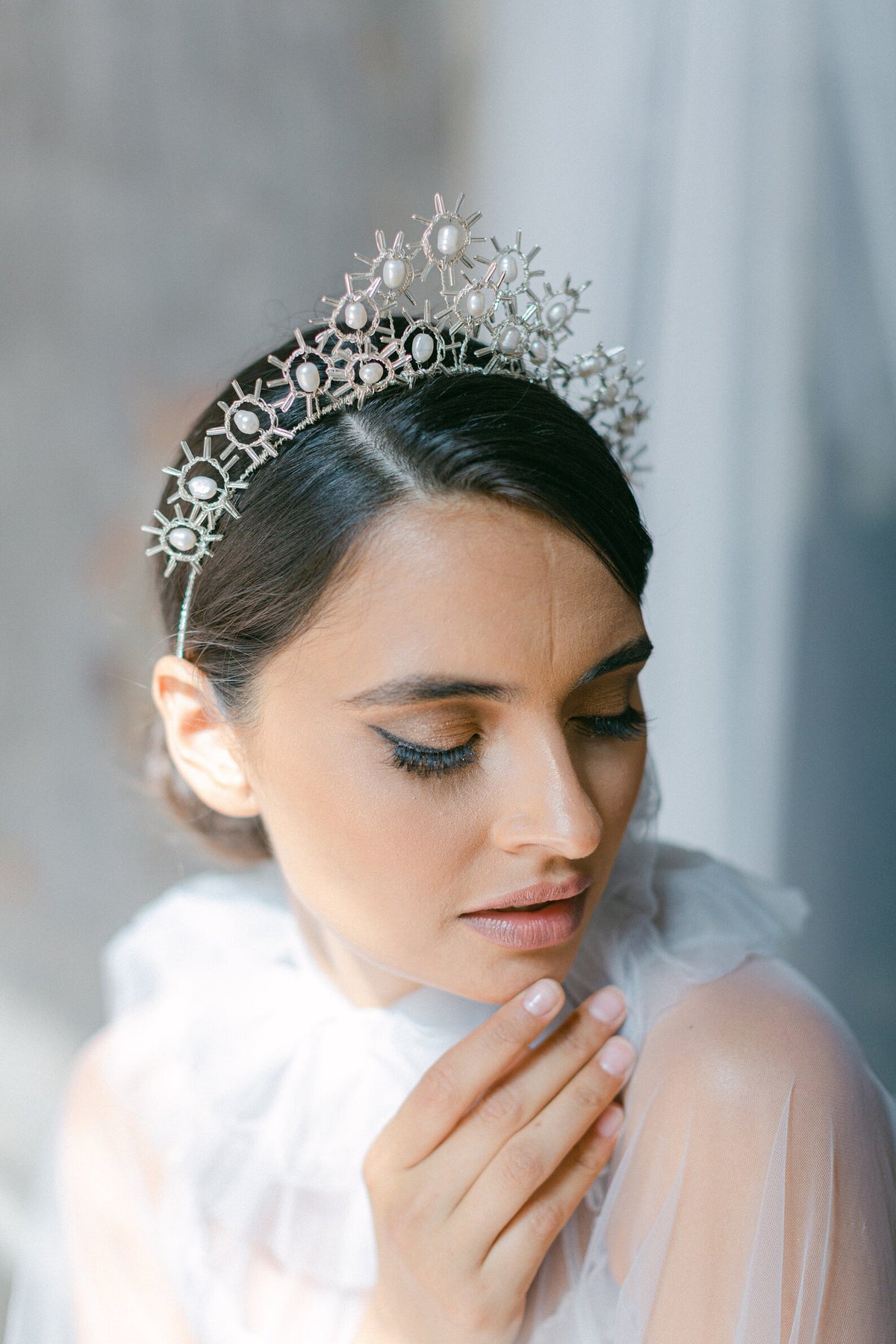 Aster – Ivoor Sterbloemen Haarband met Barokparels – Ivory Star Flower Headband with Baroque Pearls – Hanna Peters × Gibson Bespoke