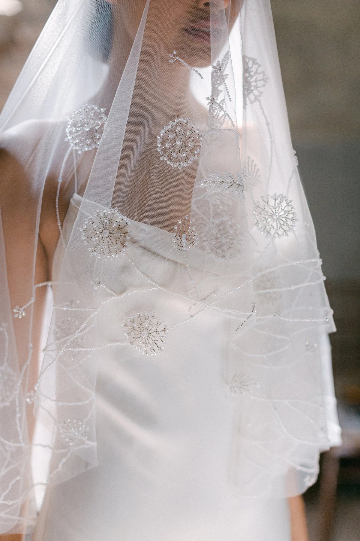 Nocturne - Ivoor bruidssluier met paardenbloem borduurwerk - Ivory Bridal Veil with Dandelion Embroidery Hanna Peters x Gibson Bespoke