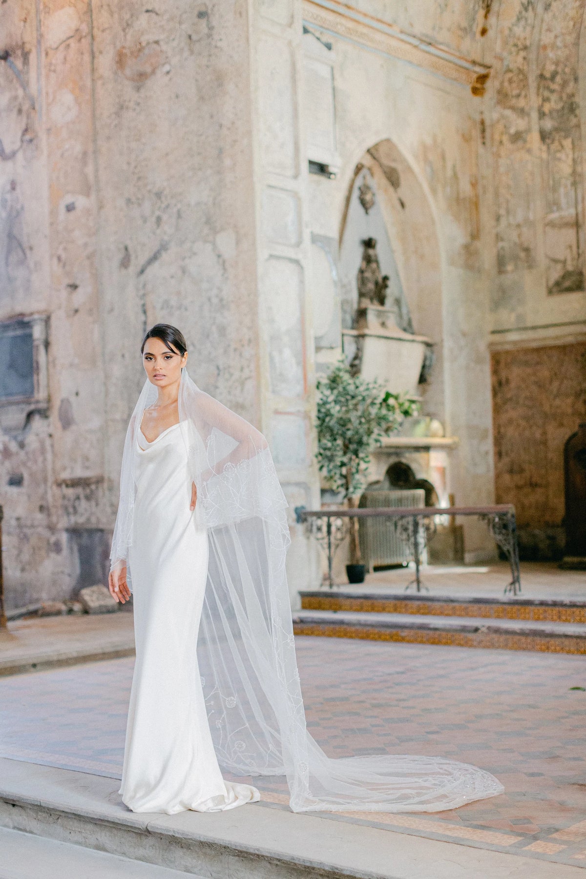 Nocturne - Ivoor bruidssluier met paardenbloem borduurwerk - Ivory Bridal Veil with Dandelion Embroidery Hanna Peters x Gibson Bespoke