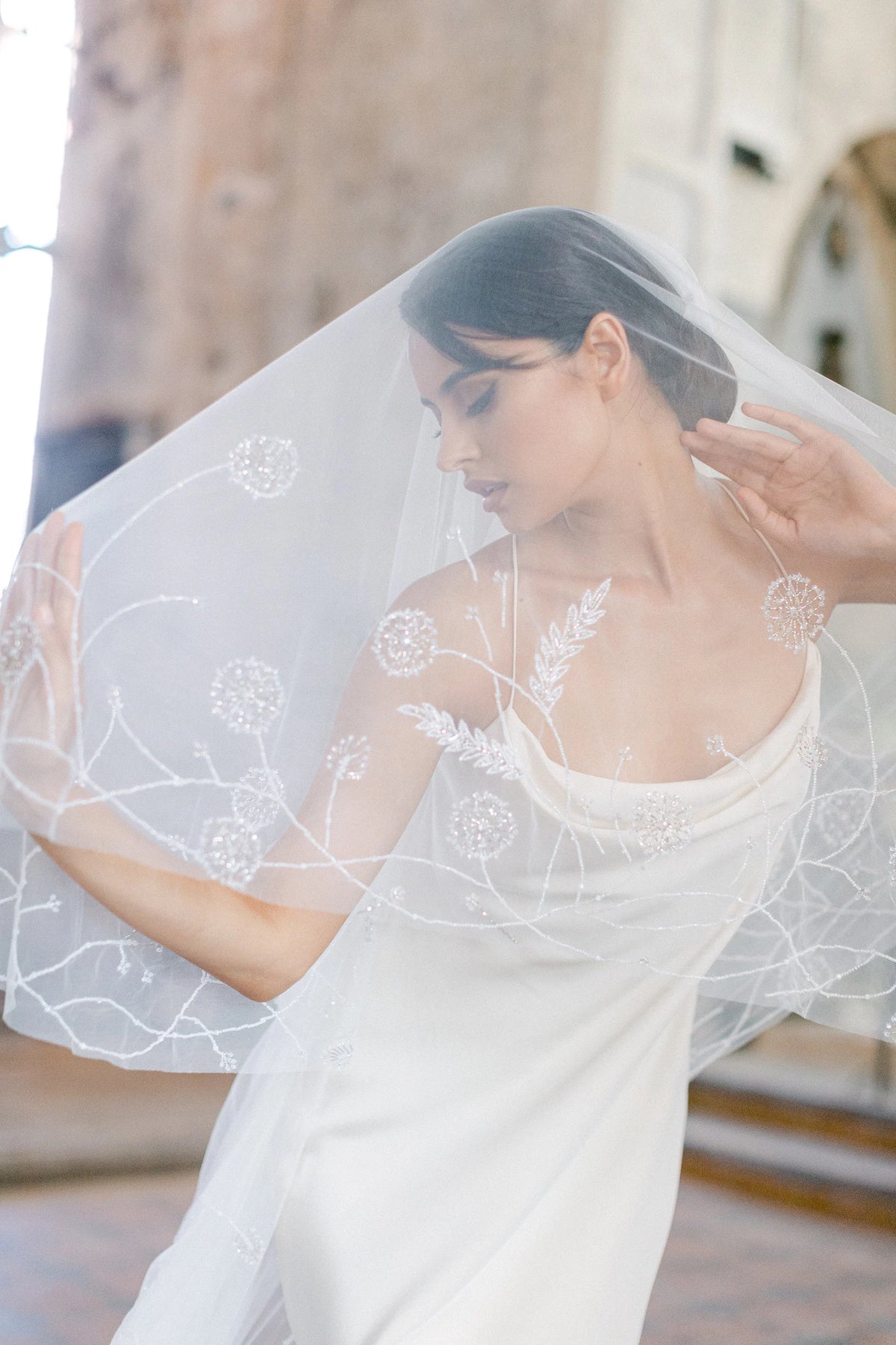 Nocturne - Ivoor bruidssluier met paardenbloem borduurwerk - Ivory Bridal Veil with Dandelion Embroidery Hanna Peters x Gibson Bespoke