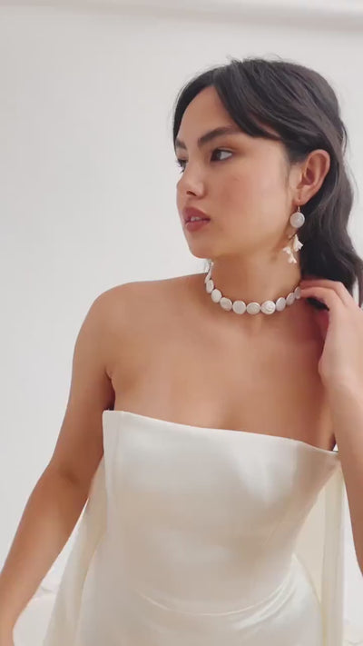 Foebe luxe parelketting van Hanna Peters × Gibson Bespoke met glanzende natuurlijke zoetwatermuntparels en een verstelbaar lint van pure zijde.